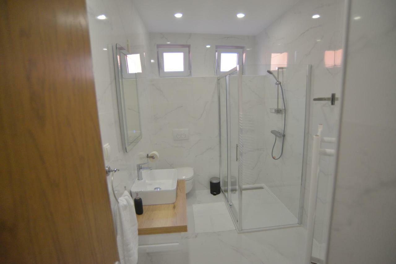 Apartman Lena Ðakovo Exterior foto